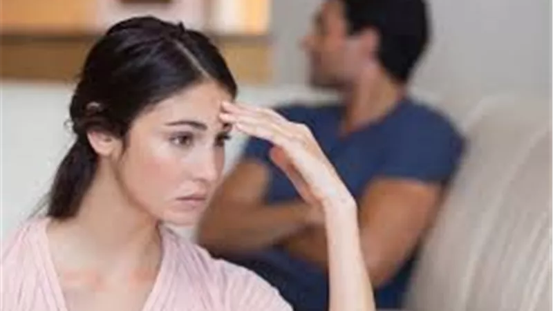 كيف أتعامل مع زوجي الذي يتجاهلني عندما أتزين؟