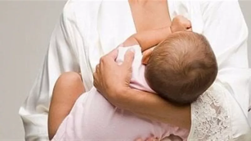 كيف يمكن زيادة إدرار لبن الأم؟.. وزارة الصحة توضح 5 نصائح