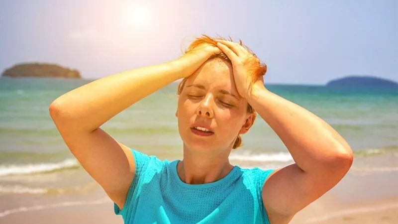 في فصل الصيف..وزارة الصحة توضح 5 أعراض تدل على إصابتك بضربة شمس