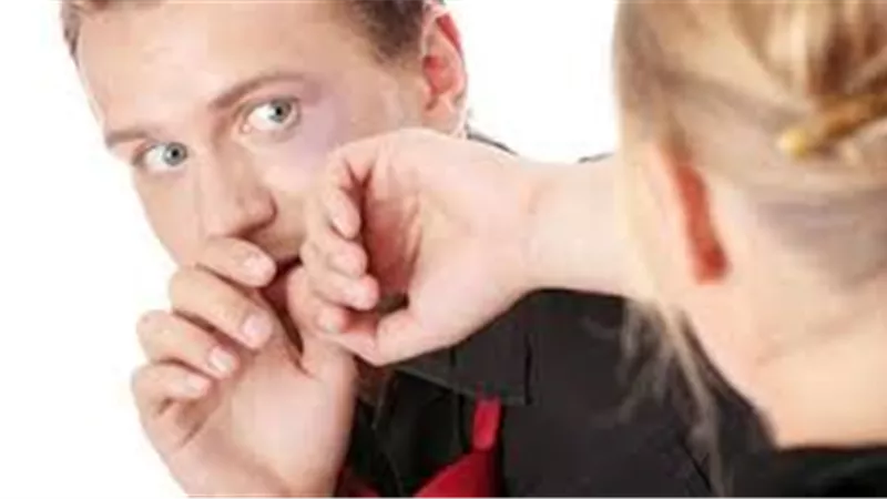 كيف أتعامل مع زوجتي بعد ضربها لي؟