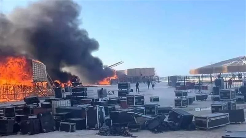 حريق مفاجئ بحفل تيكنو في الساحل الشمالي يشعل الجدل عبر السوشيال 