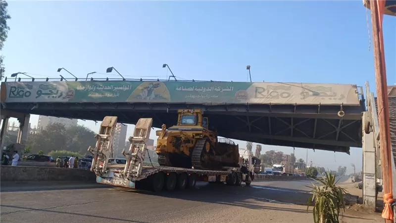 «الطرق والكباري» تنفي حدوث انهيار لأحد كباري المشاه بطريق بنها القاهرة الزراعي