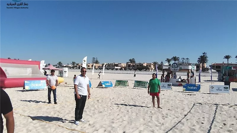 انطلاق فعاليات بطولة كرة الطائرة الشاطئية بمارينا 