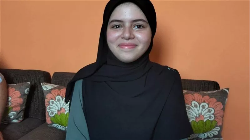 الأولى على الجمهورية في الثانوية الأزهرية تخطف أنظار السوشيال  