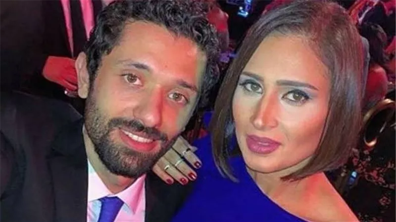 حقيقة انفصال كريم محمود عبد العزيز عن زوجته بعد زواج 14 عام 