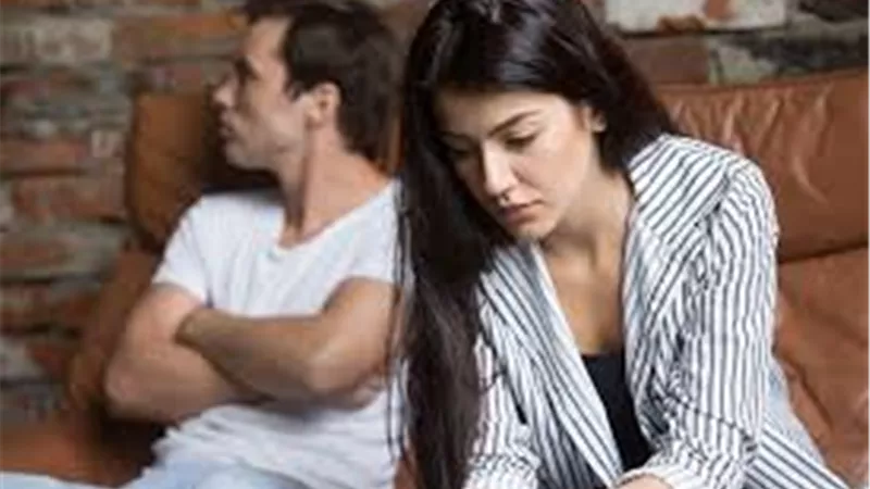 كيف تكون تصرفات الرجل عندما يريد الابتعاد عن المرأة؟