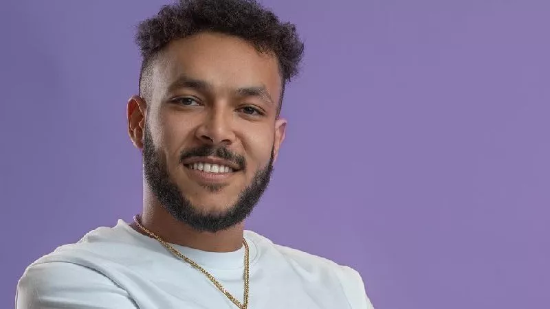 ويجز ينفي إقامة أي حفلات في دبي ويحذر من الاحتيال