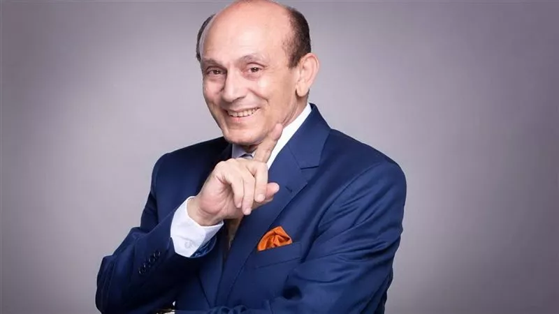 نقل الفنان محمد صبحي للمستشفى بسبب وعكة صحية