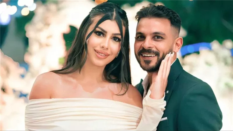 أول تعليق من محمد رشاد بعد خطوبته على فتاة من خارج الوسط الفني