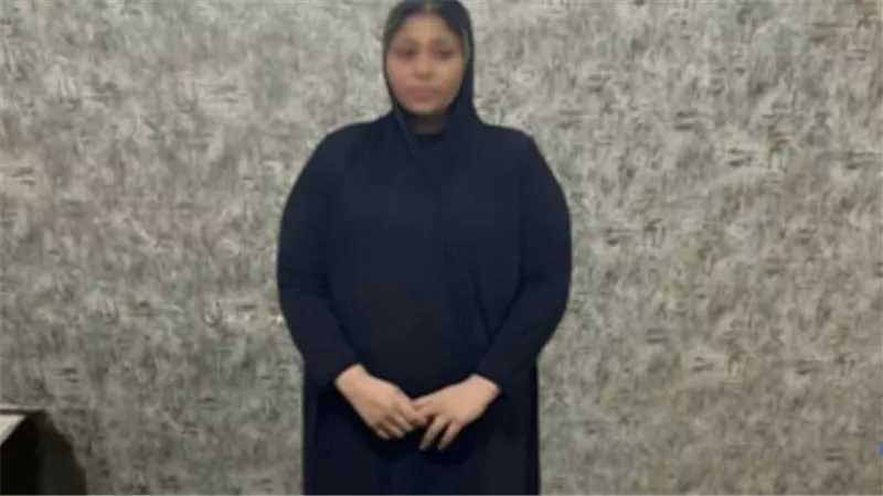 أجهزة الأمن تضبط التيك توكر «موكا» بحوزتها حشيش وبودر