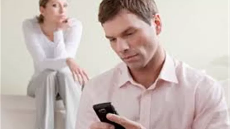 أغار على زوجي من طليقته.. ماذا أفعل؟