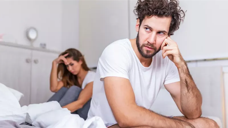 أنا متزوج وأعاني من العجز الجنسي.. ماذا أفعل؟