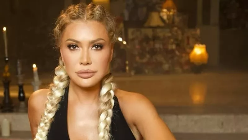 نوال الزغبي تثير الجدل بإطلالة فاضحة.. وألبوم “مشاعر” يتجاوز 10 ملايين مشاهدة