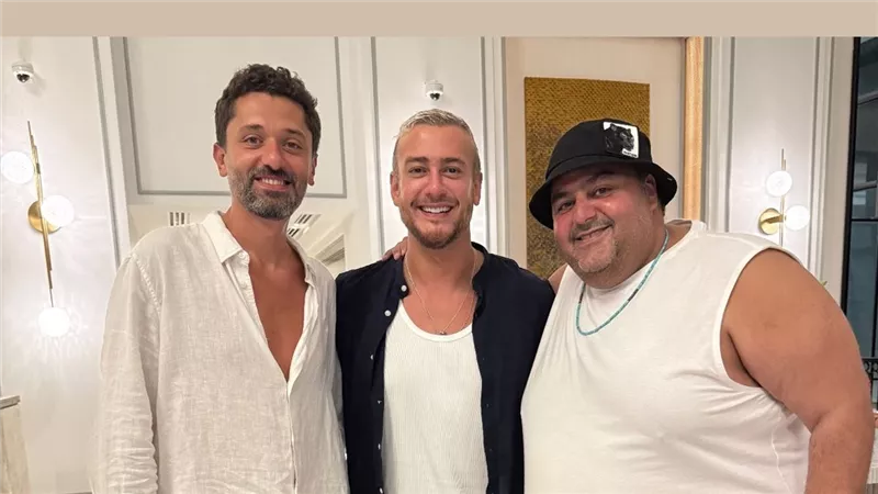 سعد لمجرد يلتقي كريم عبد العزيز وشيكو بالساحل الشمالي قبل حفله المنتظر