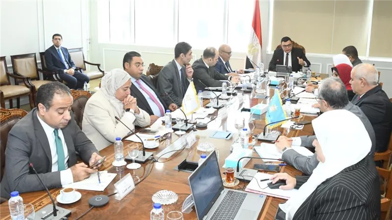 وزير الإسكان يتابع  قوانين إيجار الأماكن وإعادة تنظيم العلاقة بين المالك والمستأجر