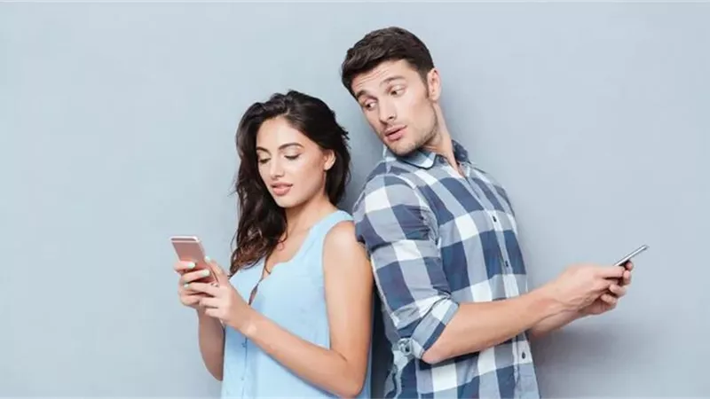 نصائح لمساعدة شريكك شديد الغيرة  