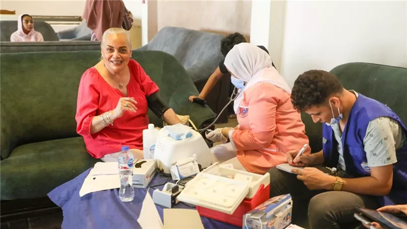 قافلة طبية متنقلة ضمن حملة «100 يوم صحة» لدعم صحة المرأة بنقابة المهن التمثيلية