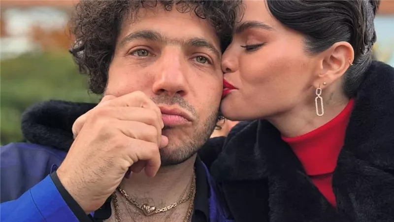 سيلينا جوميز تودع عزوبيتها مع صديقاتها في المكسيك قبل زفافها
