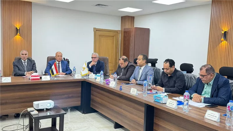  مسئولو 