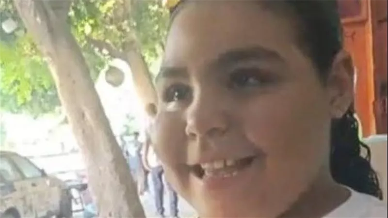 الطفلة هايدي تجمع النجوم حولها… تامر حسني والشامي يستجيبان لطلبها