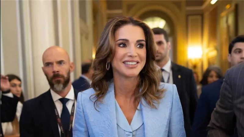 الملكة رانيا تحتفل بعيد ميلادها الـ55.. مسيرة إنسانية وأيقونة موضة عالمية