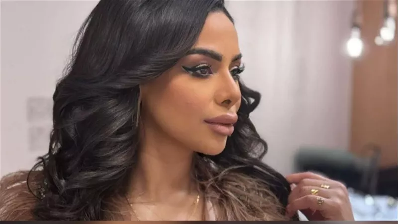 هند البلوشي تفاجئ جمهورها بولادة طفلتها الثالثة.. واسمها يفاجئ الجمهور