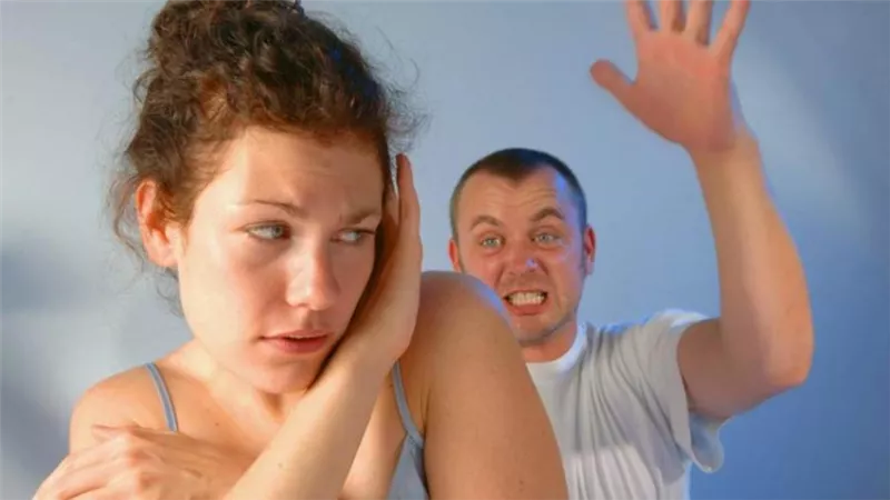 كيف أعاقب زوجي عندما يضربني؟