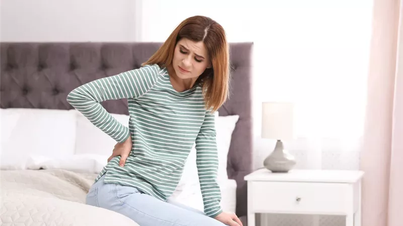 النساء أكثر عُرضه لآلام الظهر عن الرجال بسبب كبر حجم الحوض 
