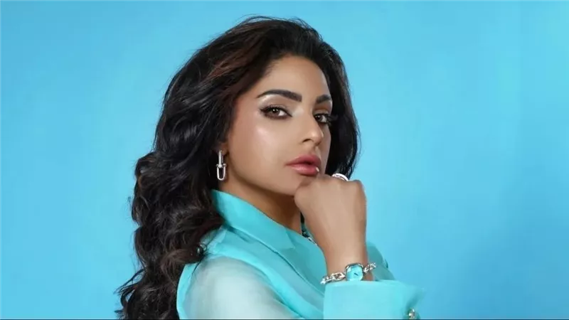مرام البلوشي تعلن انتهاء فترة احتجازها وتفاجئ جمهورها بزواج جديد