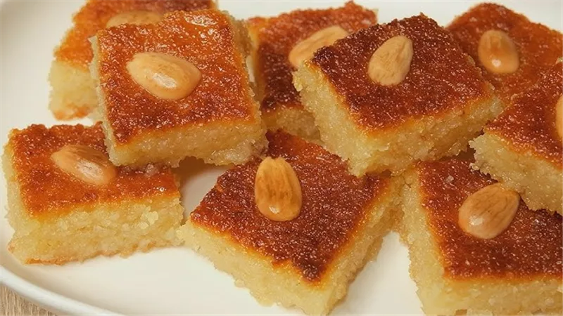 سريعة ولذيذة.. طريقة عمل الهريسة بالسميد بمكونات سهلة في المنزل 