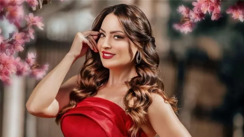 نرمين الفقي تدير العقول بالأخضر المنفوش في مهرجان الغردقة لسينما الشباب