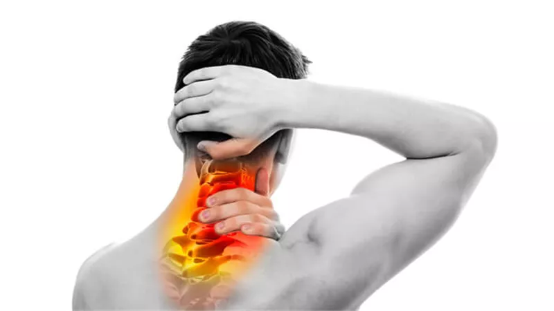 10 أعراض نفسية لمشاكل الرقبة والفقرات العُنقية.. ما هي؟