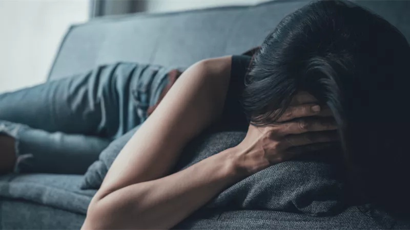 أسباب الصراخ أثناء النوم وعلاج الهلع الليلي