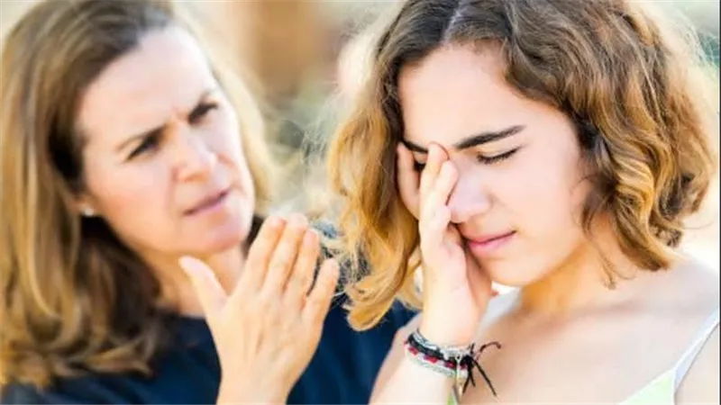 جريمة تهزّ الرأي العام.. أم تشعل النار بابنتها في العياط.. ما السبب؟