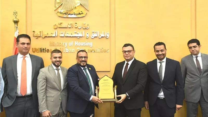 وزير الإسكان يلتقي جمعية المطورين العقاريين لبحث سبل تعزيز التعاون