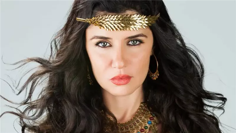 غادة عادل تتحدث عن اضطراب ما بعد الطلاق وتجربتها مع الفيلر