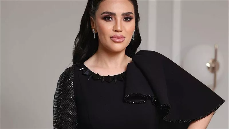 مي فاروق تحتفل بنجاح ألبومها “تاريخي” في القاهرة