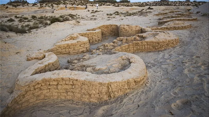 اكتشاف قلعة عسكرية جديدة من عصر الدولة الحديثة على طريق حورس الحربي بسيناء (صور)
