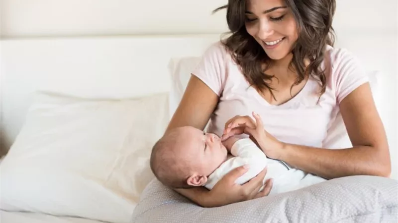 كيف تجعلي طفلك يتعرف على اسمه في شهوره الأولى؟ 