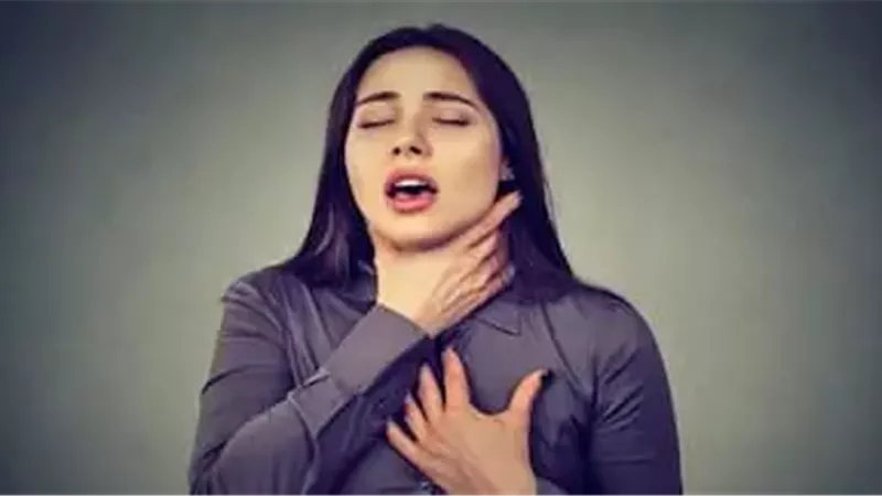ما الاسعافات الأولية للذات وللغير في حال انسداد المجرى التنفسي؟ 