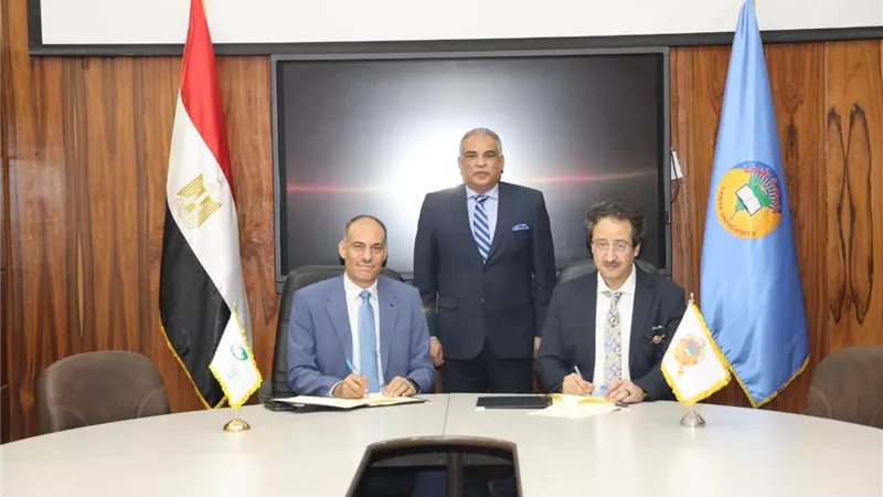 البريد وجامعة طنطا يوقعان بروتوكول تعاون لتقديم الخدمات البريدية والمالية داخل الجامعة