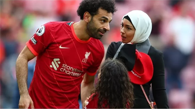 بـ 99 ألف دولار.. حقيبة زوجة محمد صلاح من هيرميس العالمية تثير الجدل 