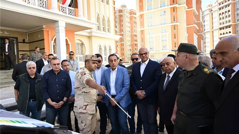 رئيس الوزراء يتابع مشروع التطوير العمراني لعواصم المحافظات والمدن الكبرى (صور)
