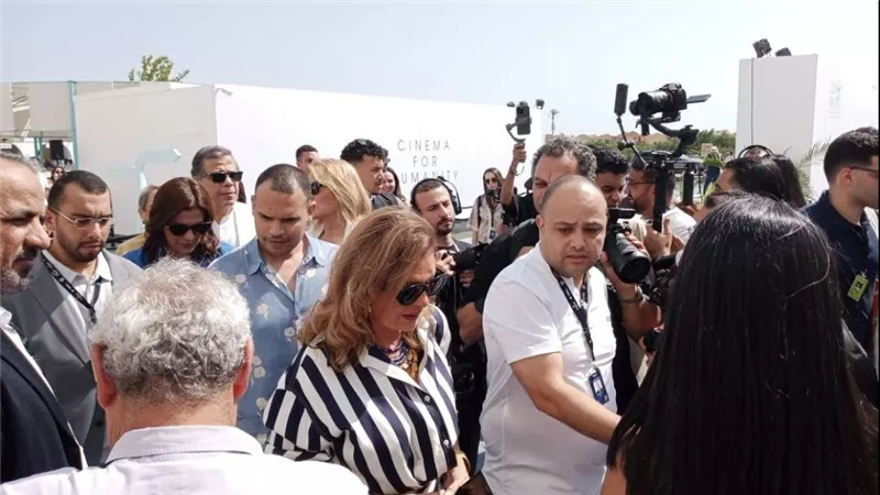 يسرا في ندوة استثنائية في مهرجان الجونة: أول 25 فيلم ليا فشلوا وكنت فنانة معلبة