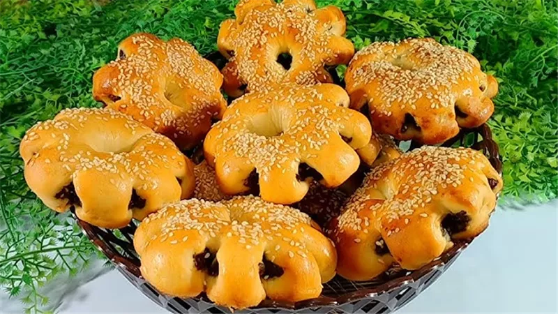 مثل المخابز.. طريقة عمل القرص بالعجوة في المنزل 