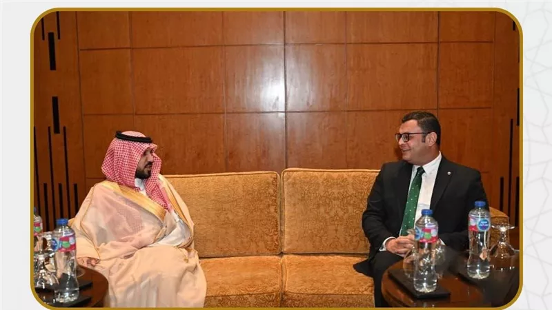 وزير الإسكان يلتقي وفد وزارة شئون البلديات والإسكان السعودية لبحث سبل التعاون