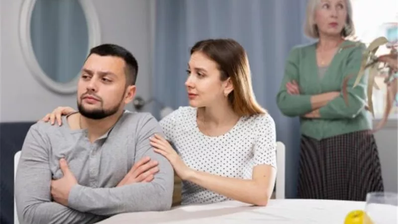 تعارف العائلتين.. كيف يمكن للعائلتين أن تكونا سبب نجاح أو فشل الخطوبة؟