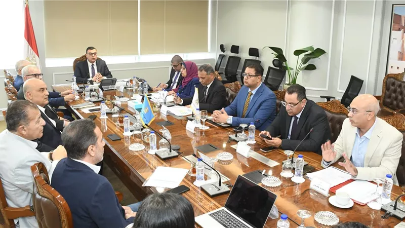  وزير الإسكان يلتقى مسئولى( HDp) لتسويق المشروعات بالمدن الجديدة
