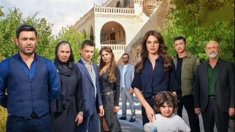 أزمة تواجه المدينة البعيدة بعد ظهور علم فلسطين.. وانسحاب بطلها يثير الجدل