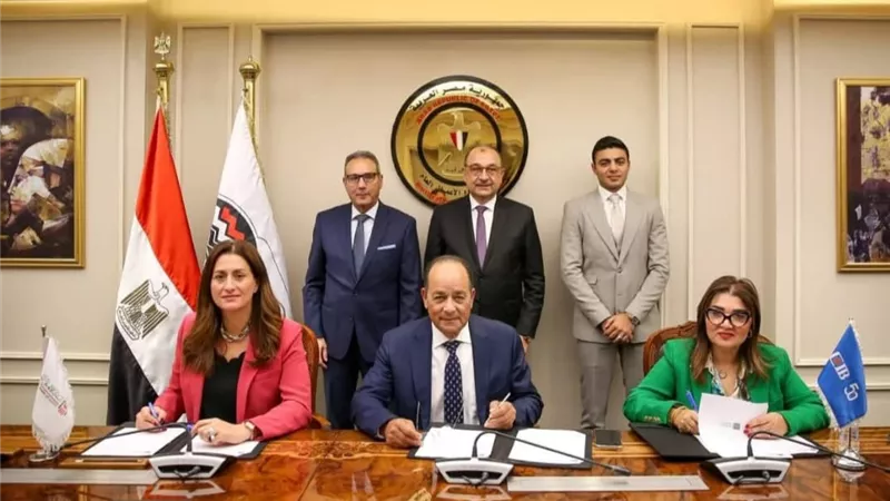 البنك الأهلي والتجاري الدولي يوقعان تمويلاً مشتركاً لمشروع 
